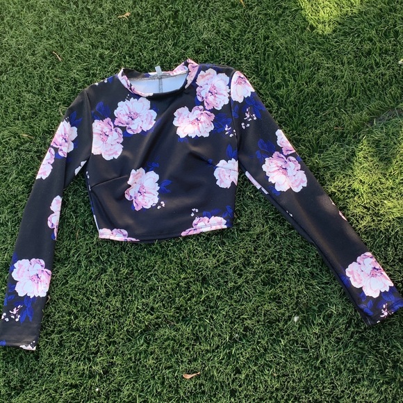 Croptop - Picture 1 of 3